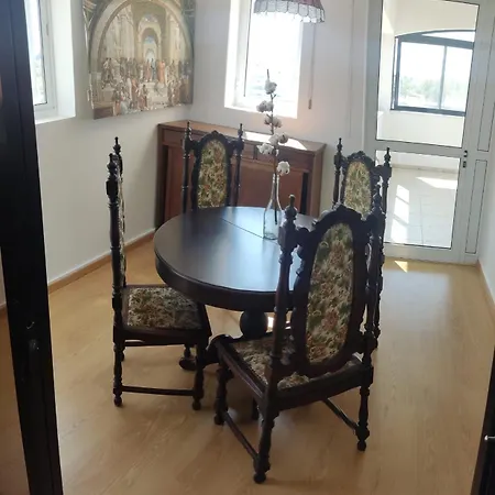3-bedroom Penthouse דירה לרנקה